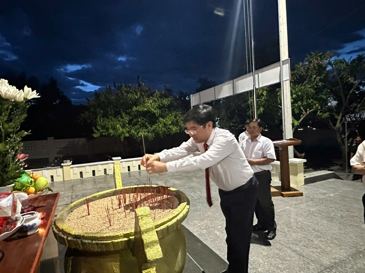 Xã Phú Mỡ tổ chức Chương trình “Thắp nến tri ân” nhân kỷ niệm 79 năm Ngày Thương binh - Liệt sĩ.